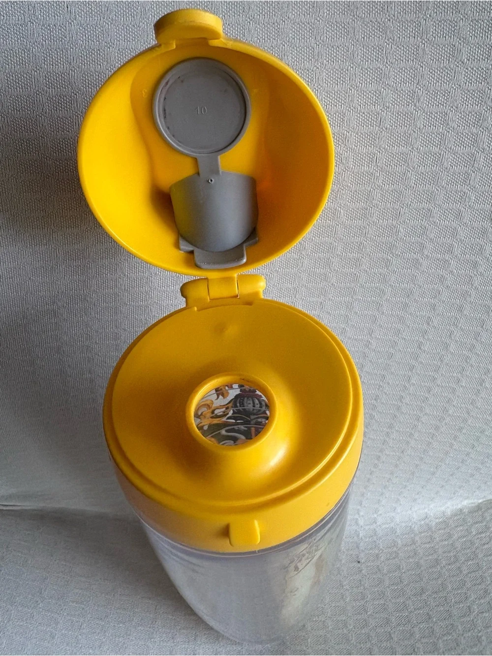 Yellow Hogwarts Crest Flip-Top Water Bottle - Home Dining Drinkware